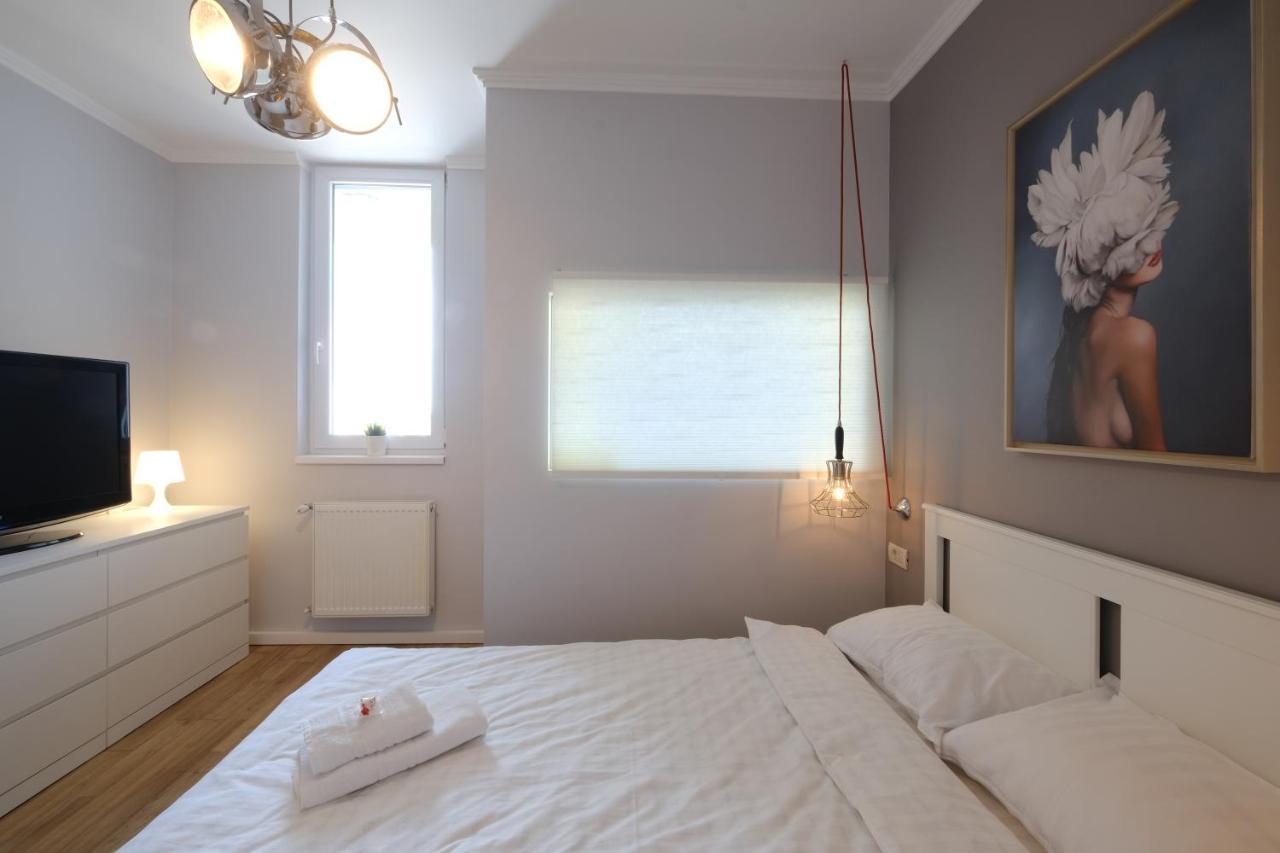 Urbanna Premium - Private Parking Included Apartment Arad Exterior photo
